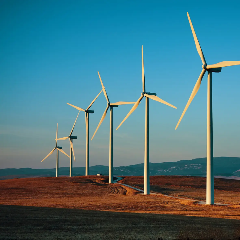 Gearbox lubricants in the wind industry: Differential selection between offshore and onshore units