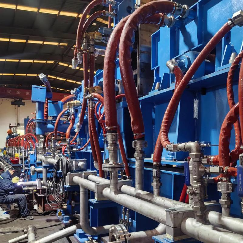 Hydraulic system lubricating oil: balance between viscosity selection and anti-wear performance